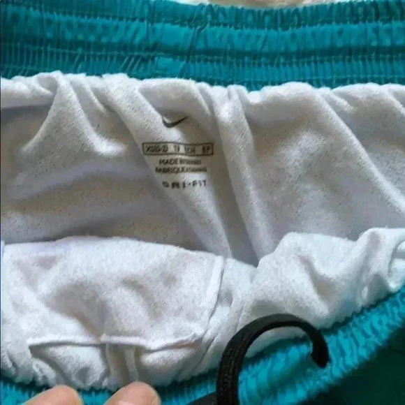 Nike - Picture 2 of 2